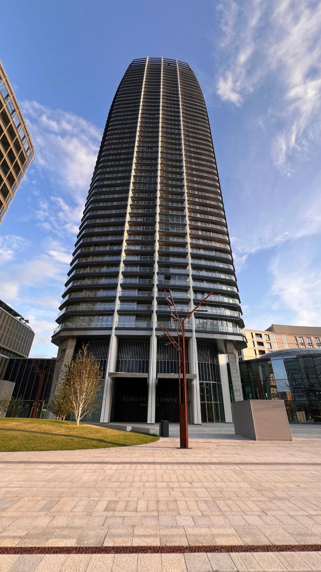 Апартаменты The First Skyscraper In Slovakia Братислава Экстерьер фото